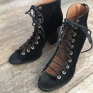 Women’s Yoki “Brie” Boots